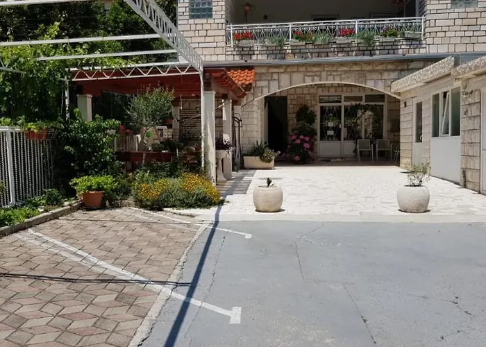 Danka אומיס