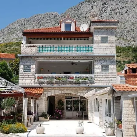 Danka Apartment *